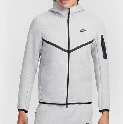 24 Nike Trackjacket